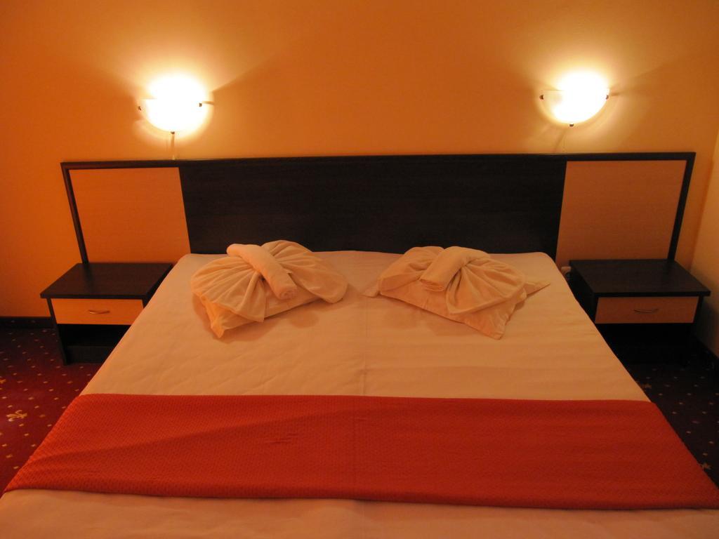 Maverick Hotel Slantschew brjag Zimmer foto